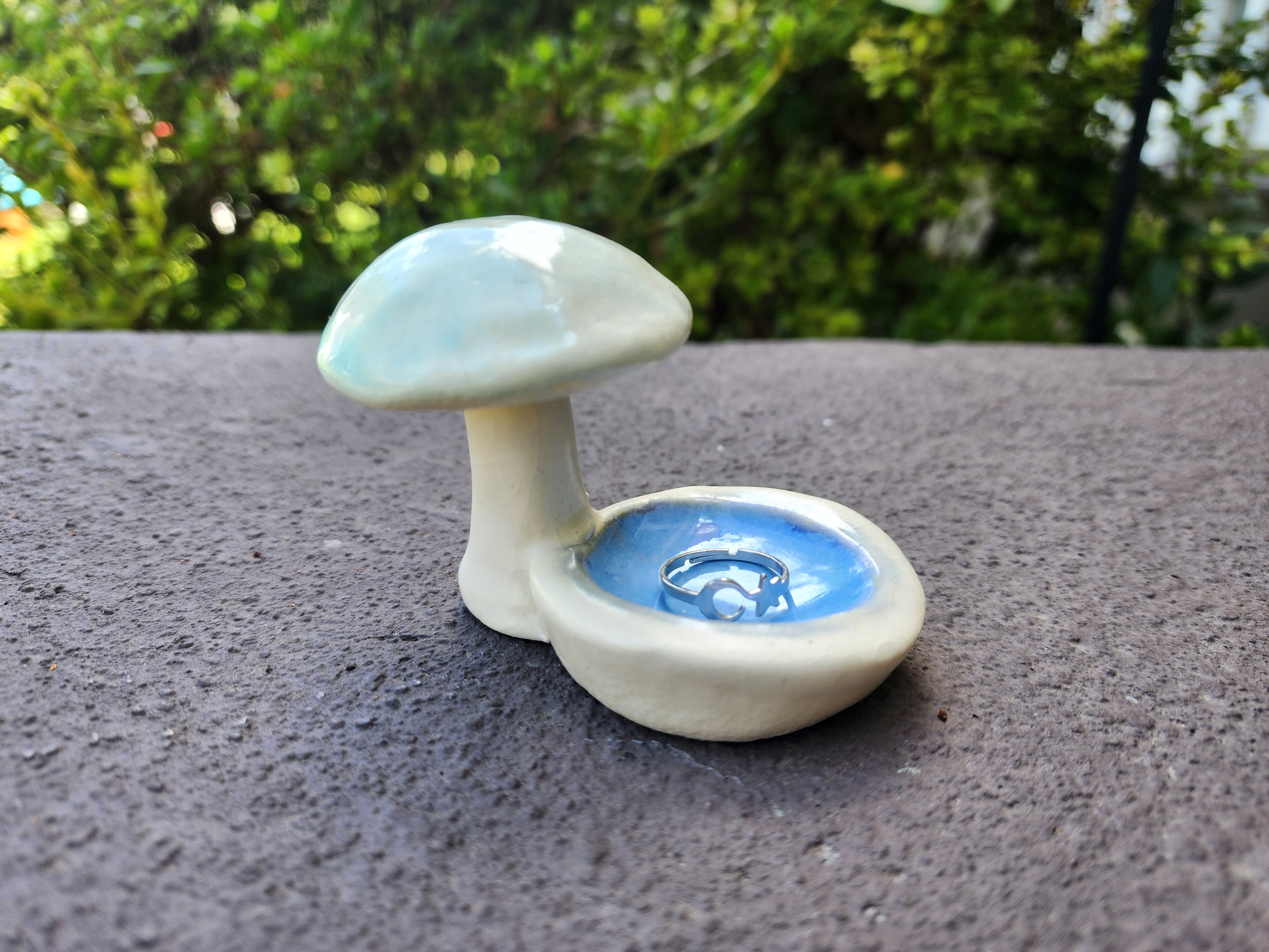 Ceramic mushroom ring dish